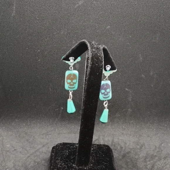Nwot handmade beaded dangle earrings - Picture 3 of 3